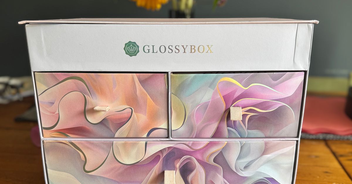 'I opened Glossybox's 2025 Beauty Advent Calendar for £90 but it's worth £624'  - The Mirror